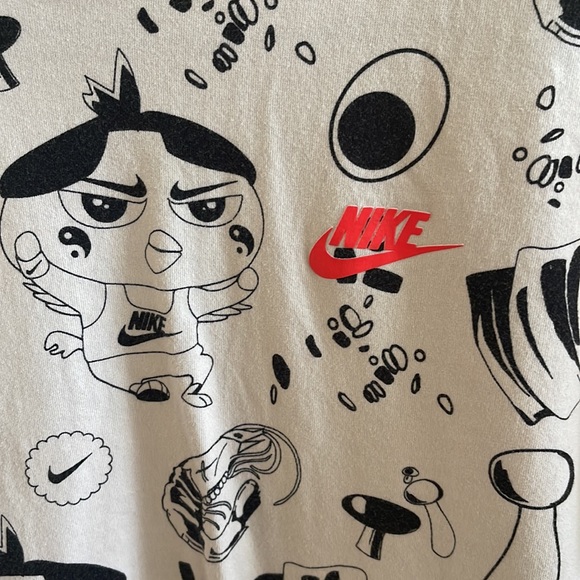 Nike Men T-shirt - Picture 2 of 5